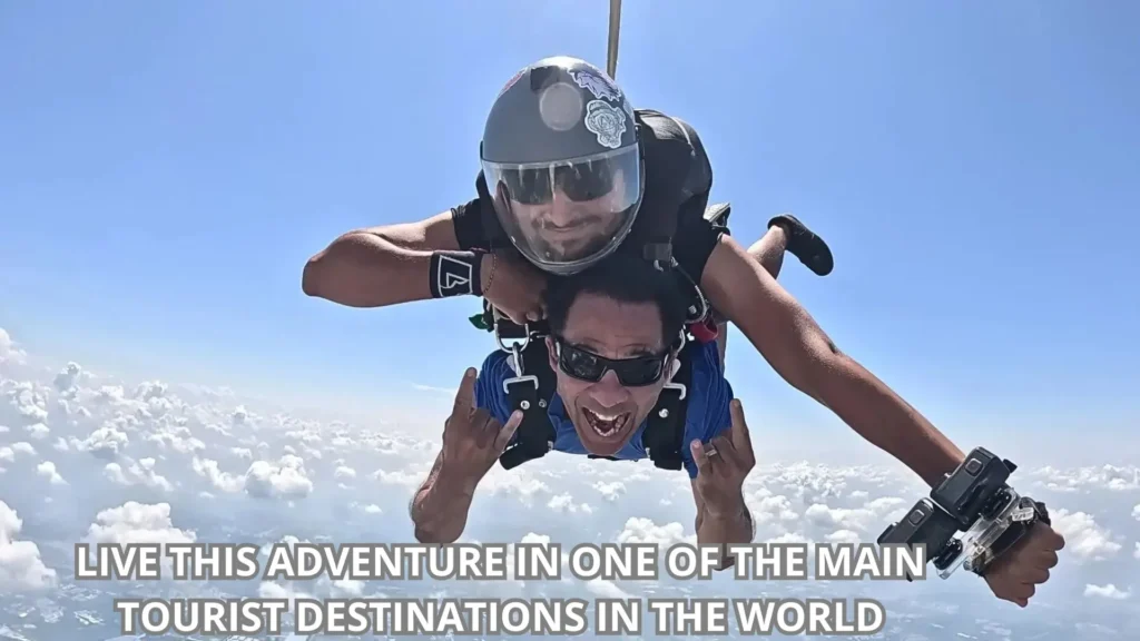 Image of a tandem parachute jump in the SUPER VIP JUMP package.